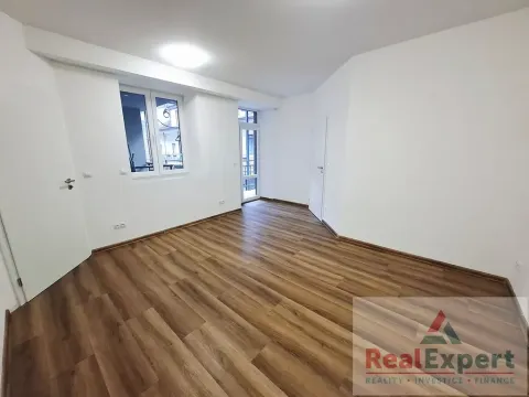 Pronájem bytu 2+kk, Praha - Vinohrady, Máchova, 41 m2