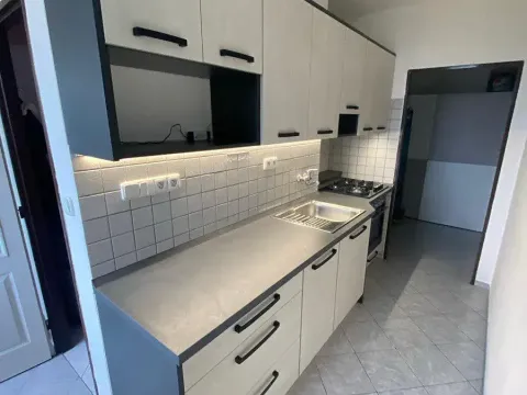 Pronájem bytu 3+1, Karlovy Vary, Gagarinova, 83 m2