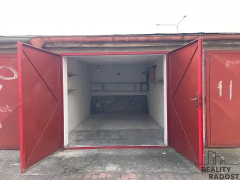 Pronájem garáže, Pardubice, Na Staré poště, 18 m2