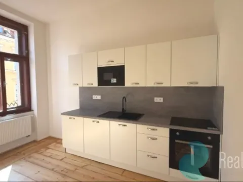 Pronájem bytu 3+1, České Budějovice, tř. 28. října, 120 m2