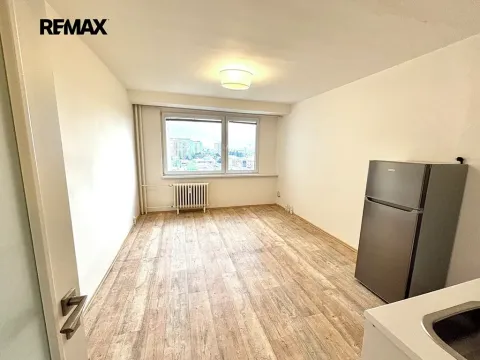 Pronájem bytu 1+kk, Praha - Kobylisy, Kyselova, 26 m2