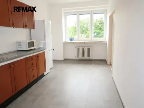 Pronájem bytu 2+1, Praha - Podolí, Podolská, 67 m2