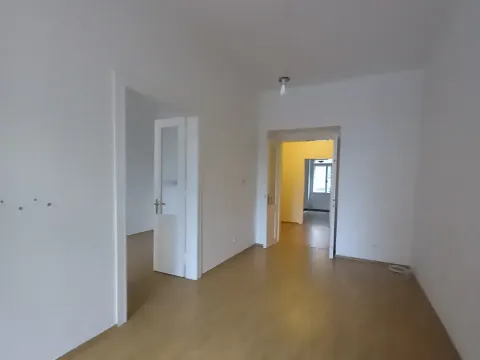 Pronájem bytu 2+1, Praha - Karlín, Hybešova, 74 m2