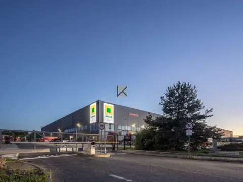 Pronájem komerční nemovitosti, Kozomín, 322 m2