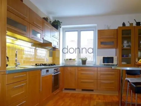 Pronájem bytu 3+1, Praha, Viklefova, 96 m2