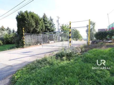 Pronájem skladu, Holubice, 1760 m2