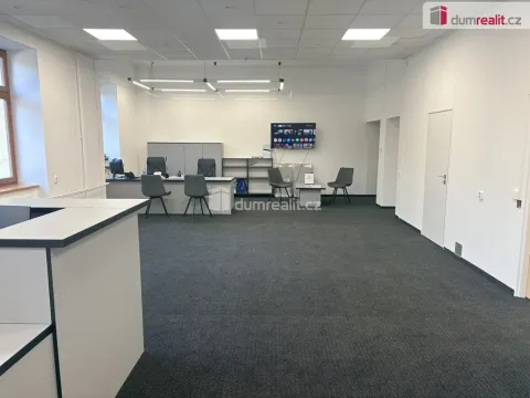Pronájem kanceláře, Břeclav, náměstí T. G. Masaryka, 94 m2