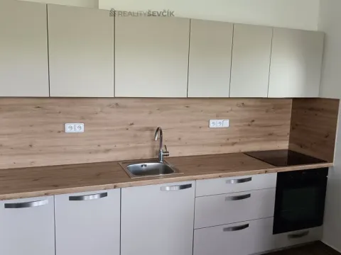 Pronájem bytu 2+kk, Hluboká nad Vltavou, Karla Čapka, 51 m2