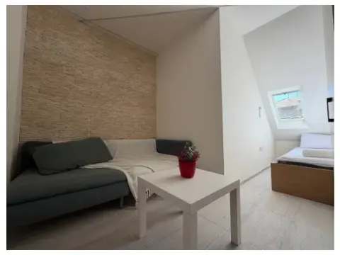 Pronájem bytu 2+1, Praha - Žižkov, Na Jarově, 35 m2