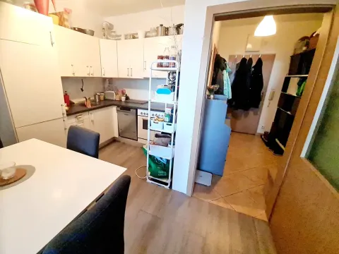 Pronájem bytu 2+kk, Praha - Vysočany, Kabešova, 60 m2