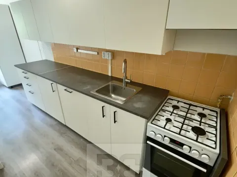 Pronájem bytu 3+1, Praha - Hlubočepy, Prosluněná, 74 m2