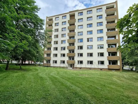 Pronájem bytu 2+1, Karlovy Vary, Charkovská, 51 m2