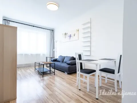 Pronájem bytu 2+kk, Praha - Libeň, Novákových, 43 m2