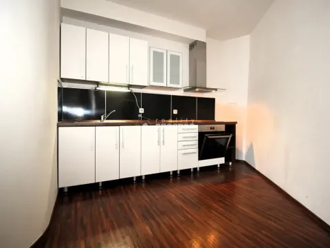 Pronájem bytu 1+kk, Mělník, náměstí Míru, 42 m2