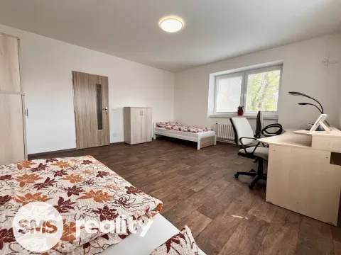 Pronájem pokoje, Slavkov, Ludvíka Svobody, 100 m2