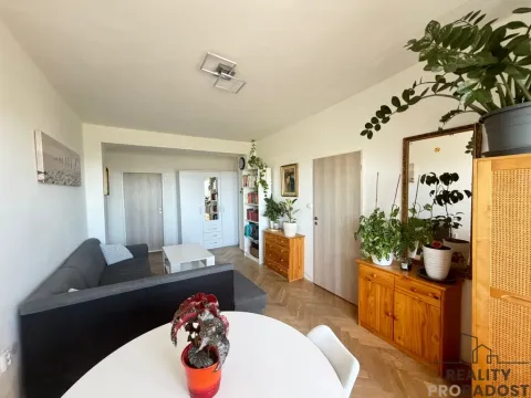 Prodej bytu 3+1, Znojmo, Pražská sídl., 72 m2
