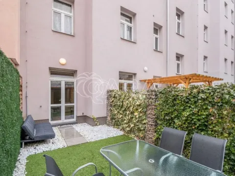 Pronájem bytu 1+kk, Praha - Libeň, Pod Labuťkou, 45 m2