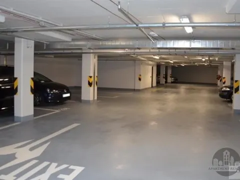 Pronájem garážového stání, Praha - Košíře, Plzeňská, 20 m2