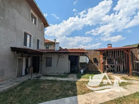 Prodej rodinného domu, Elena, Bulharsko, 240 m2