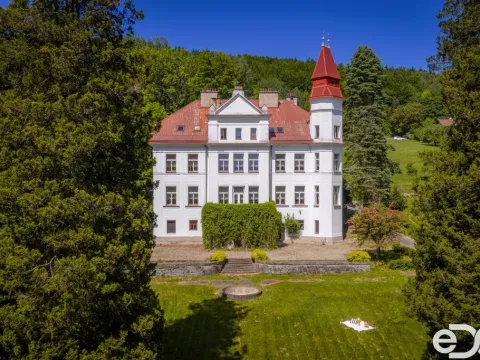 Prodej vily, Cvikov - Trávník, 680 m2