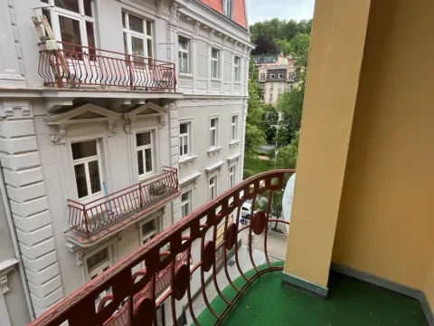 Prodej bytu 2+kk, Mariánské Lázně, Hlavní třída, 46 m2