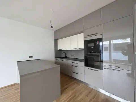 Pronájem bytu 2+kk, Praha - Prosek, Litvínovská, 60 m2