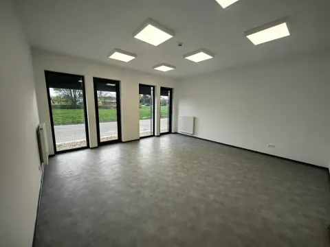 Pronájem kanceláře, Praha - Letňany, Beranových, 32 m2