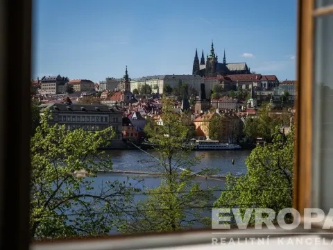 Prodej bytu 2+kk, Praha - Staré Město, Smetanovo nábřeží, 77 m2