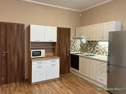 Pronájem bytu 1+kk, Praha - Strašnice, Na stezce, 30 m2