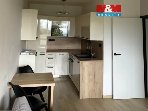 Pronájem bytu 2+kk, Praha - Kobylisy, Třeboradická, 45 m2