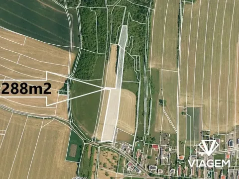 Prodej podílu pozemku pro bydlení, Dobrovice, 2762 m2