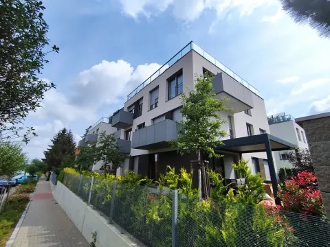 Pronájem bytu 1+kk, Praha - Dolní Chabry, Ústecká, 34 m2