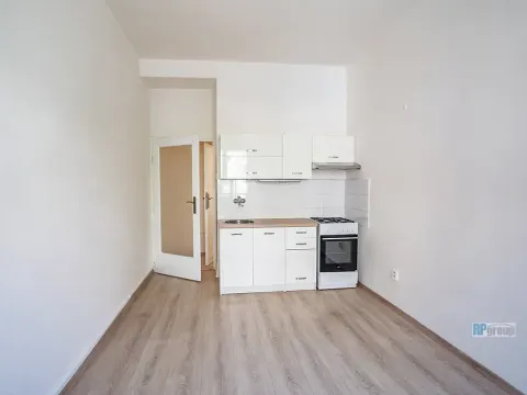 Pronájem bytu 2+1, Praha - Vršovice, Vršovická, 56 m2