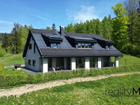 Prodej rodinného domu, Křižany, 470 m2