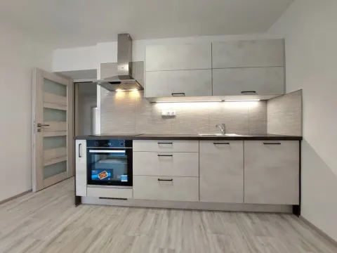 Pronájem bytu 3+1, Pardubice - Zelené Předměstí, Smilova, 92 m2