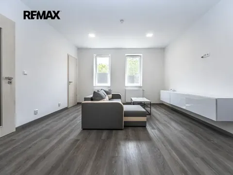 Pronájem rodinného domu, Praha - Strašnice, U trati, 120 m2