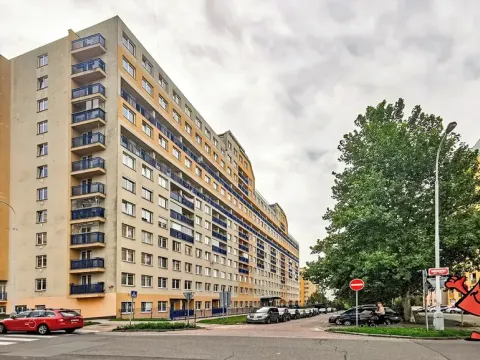 Pronájem garážového stání, Praha - Troja, Hnězdenská, 15 m2