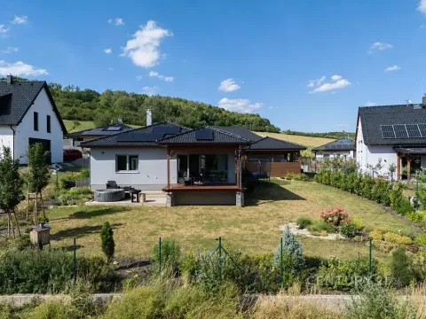 Pronájem rodinného domu, Lužice, 104 m2