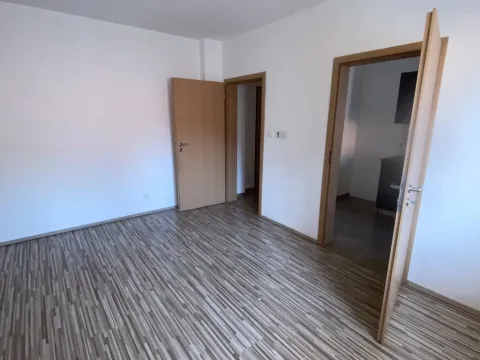 Pronájem bytu 1+1, Kladno, Školská, 35 m2
