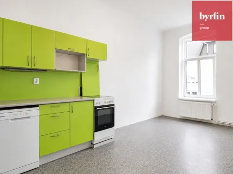 Pronájem bytu 2+1, Krnov, nám. Minoritů, 62 m2