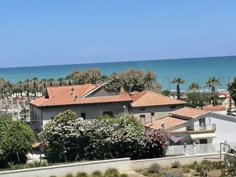Prodej bytu 2+kk, Via Camillo Benso Conte di Cavour,Alba Adriatica,Itálie, 42 m2