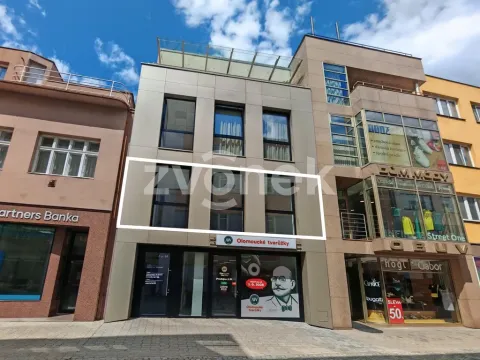 Pronájem obchodního prostoru, Zlín, Rašínova, 107 m2