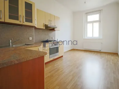 Pronájem bytu 2+1, Praha, 28. pluku, 70 m2