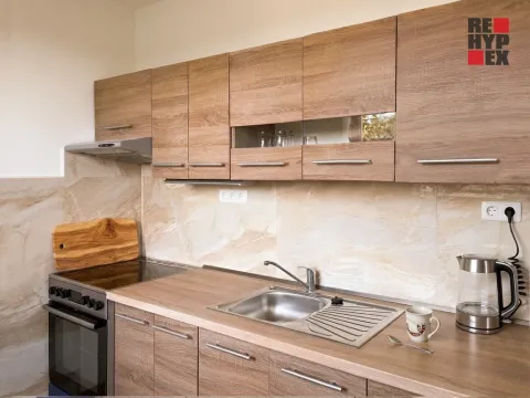 Pronájem bytu 1+1, Jablonec nad Nisou, Na Vršku, 40 m2