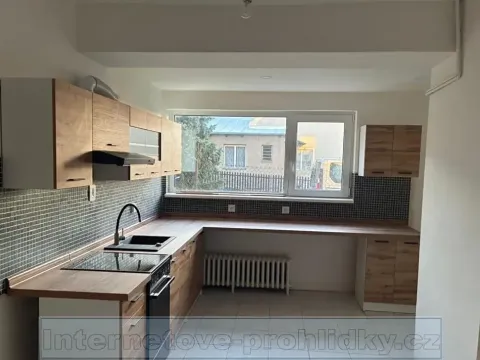 Pronájem bytu 2+1, Praha - Dolní Chabry, 54 m2