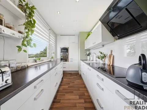 Prodej bytu 3+1, Olomouc - Neředín, Stiborova, 71 m2