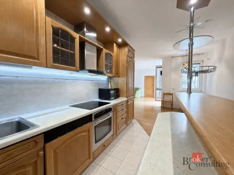 Pronájem bytu 4+kk, Praha - Hlubočepy, Voskovcova, 179 m2