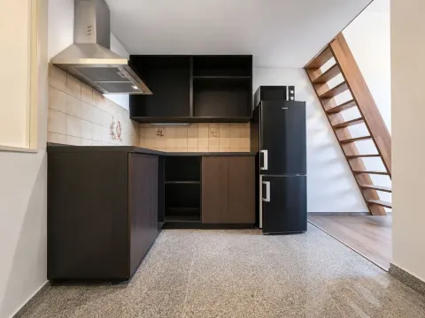 Pronájem bytu 1+kk, Praha - Vysočany, Freyova, 30 m2