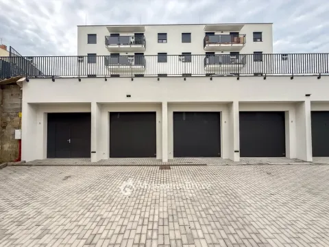 Pronájem garáže, Znojmo, Vančurova, 20 m2