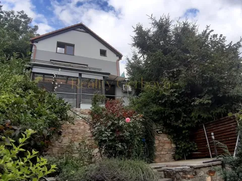 Prodej rodinného domu, Hluboká nad Vltavou, 220 m2